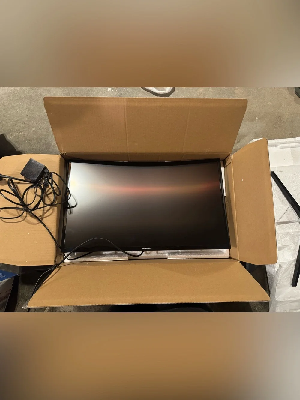 Samsung Curved 27-inch CF396 Monitor in Black